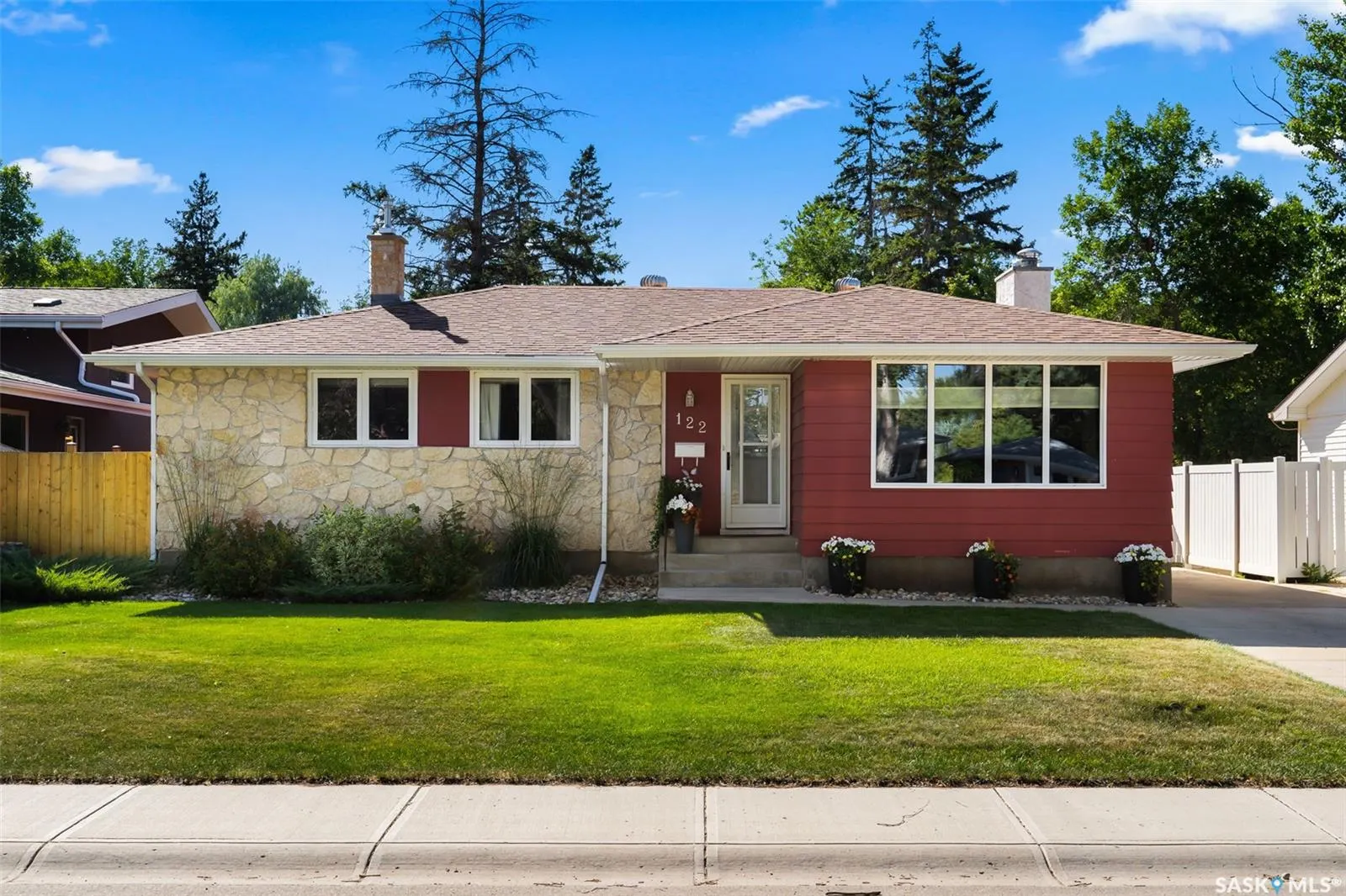 122 Compton ROAD