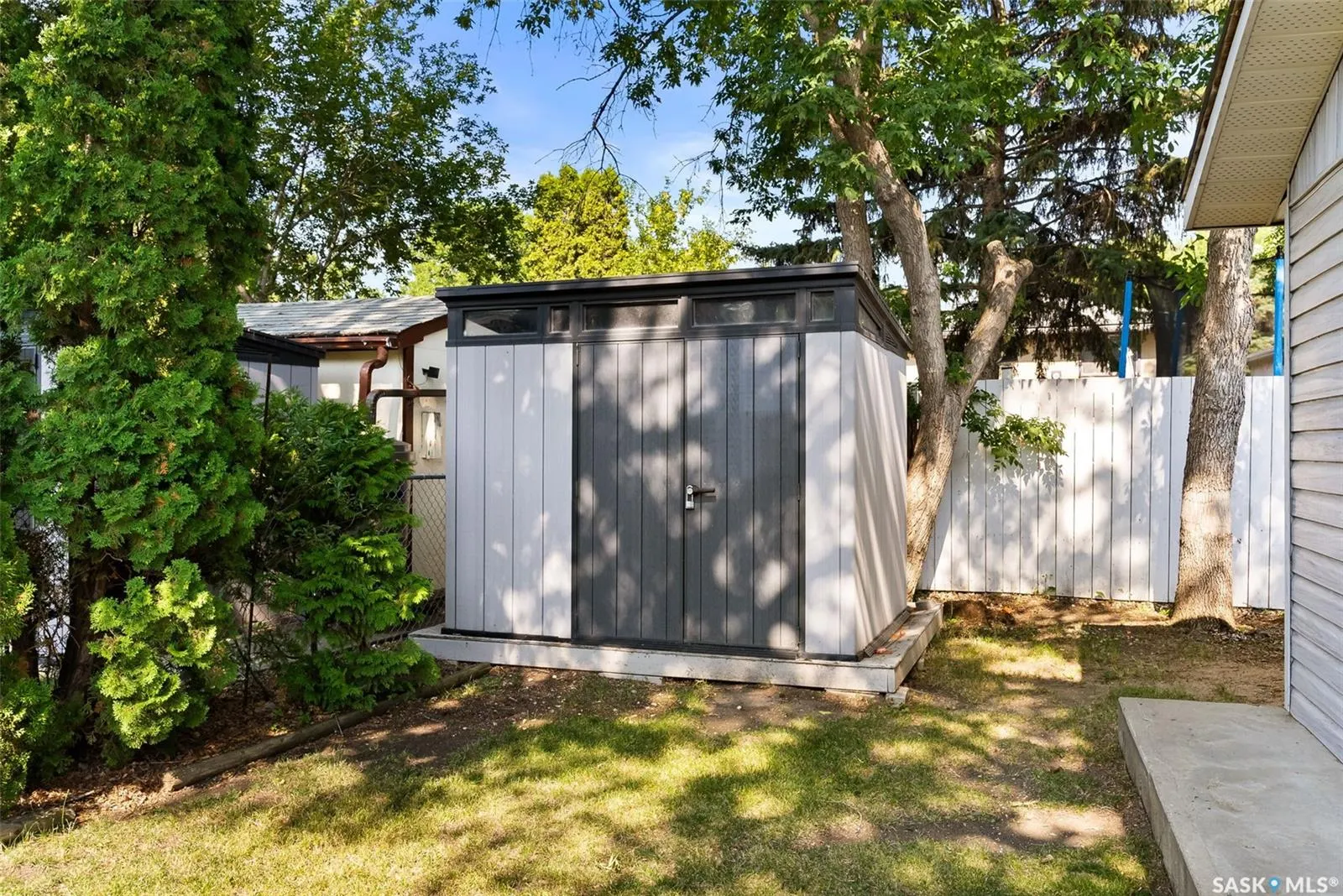 99 Magee CRESCENT