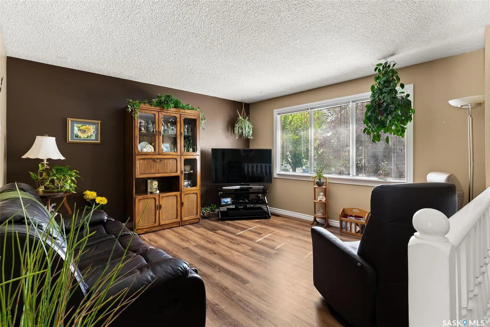 99 Magee CRESCENT