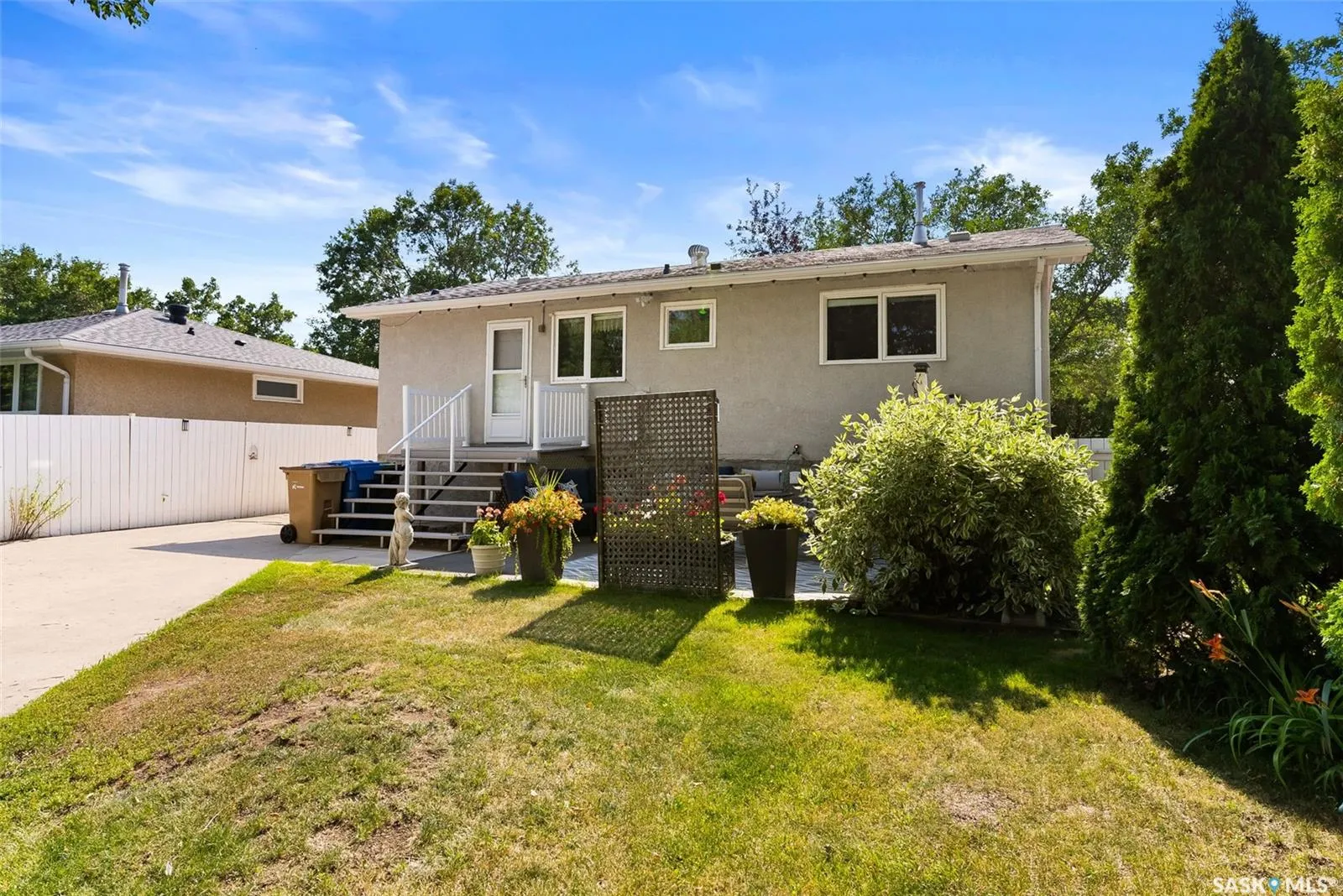 99 Magee CRESCENT
