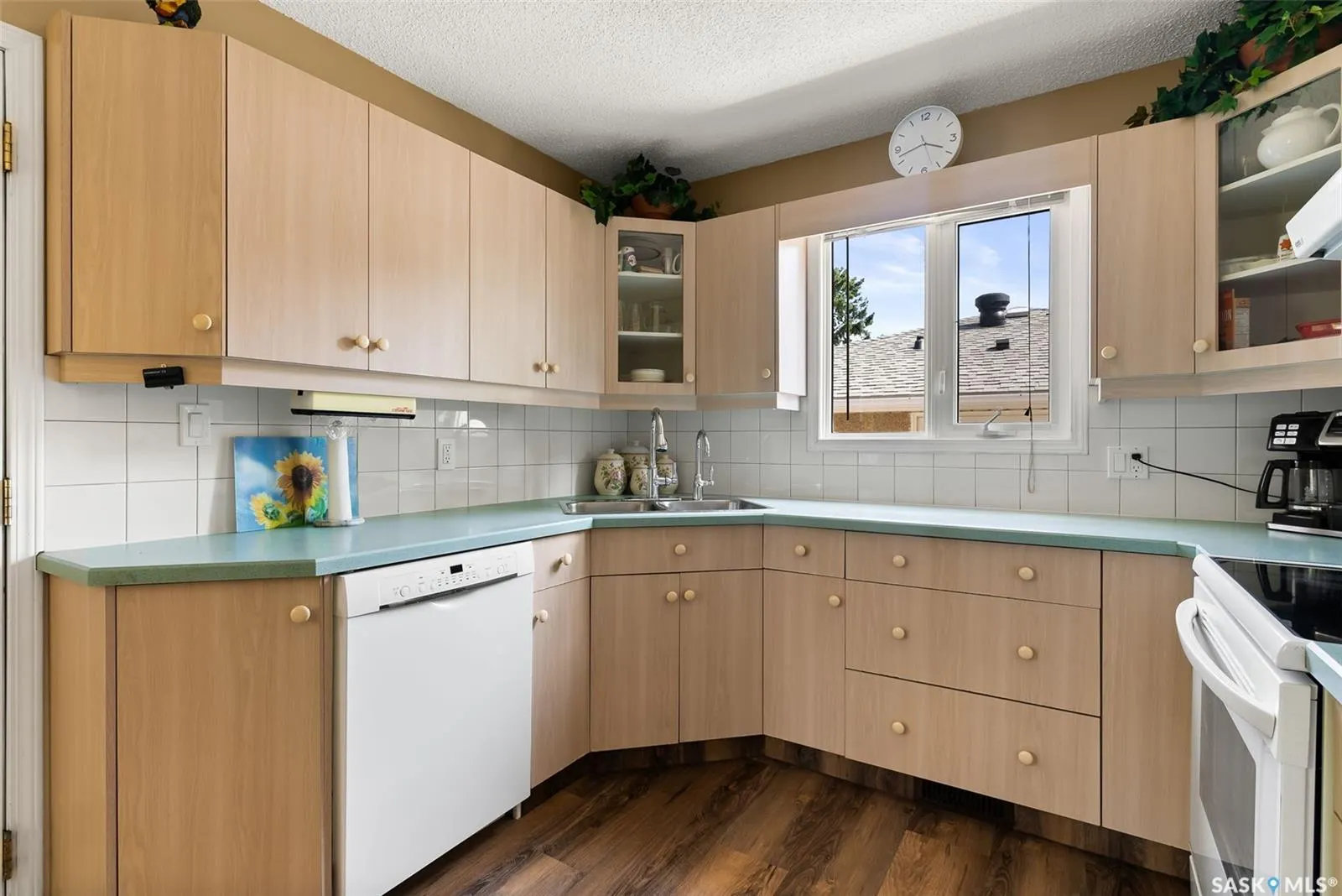 99 Magee CRESCENT