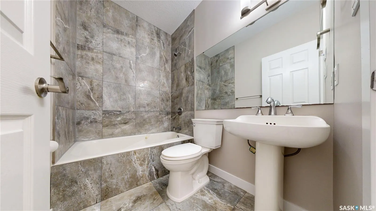 5006 Wascana Vista COURT