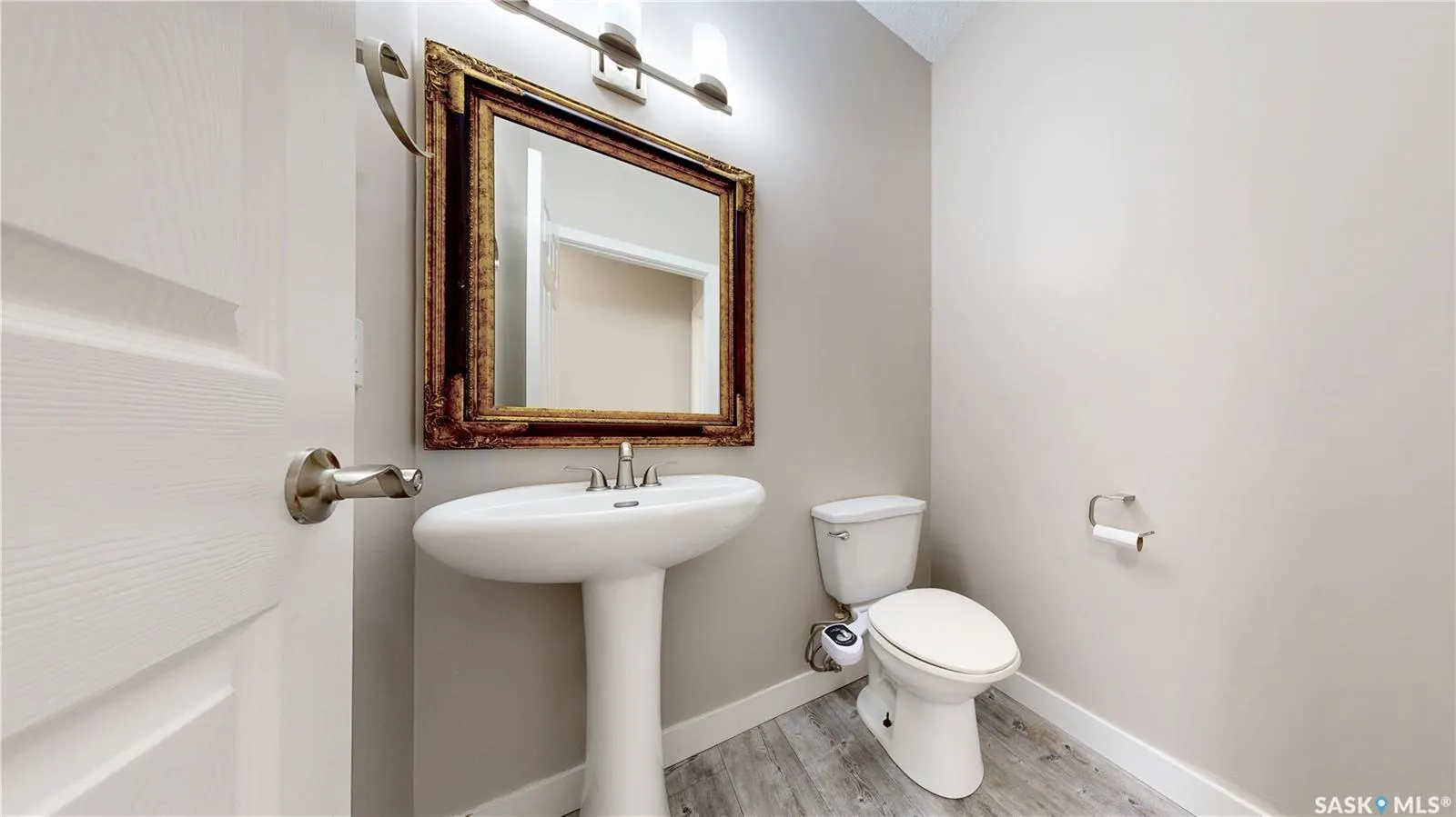 5006 Wascana Vista COURT