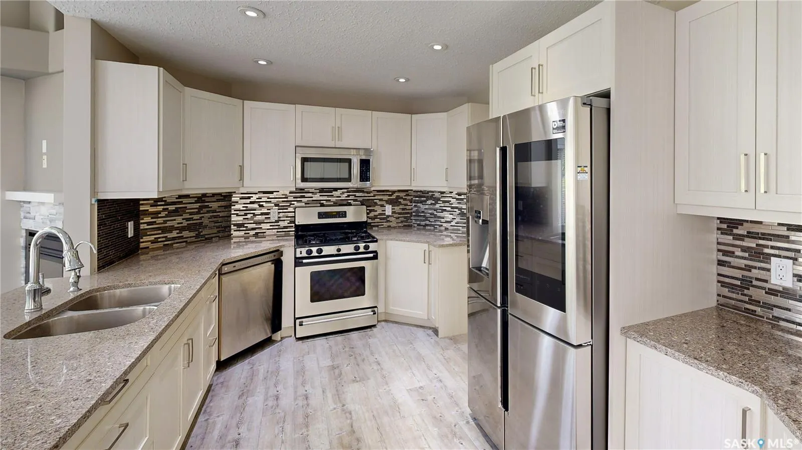 5006 Wascana Vista COURT