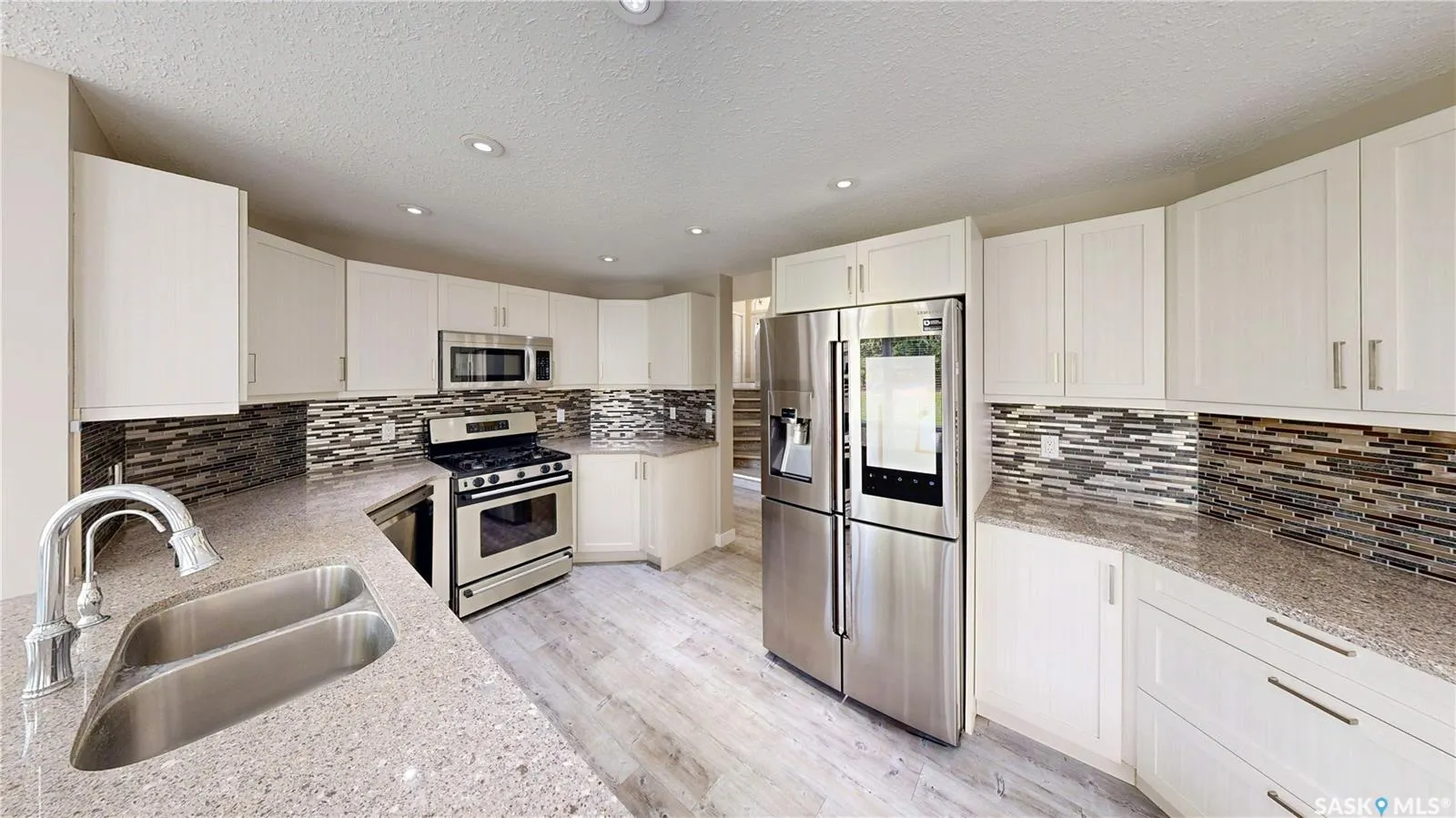 5006 Wascana Vista COURT