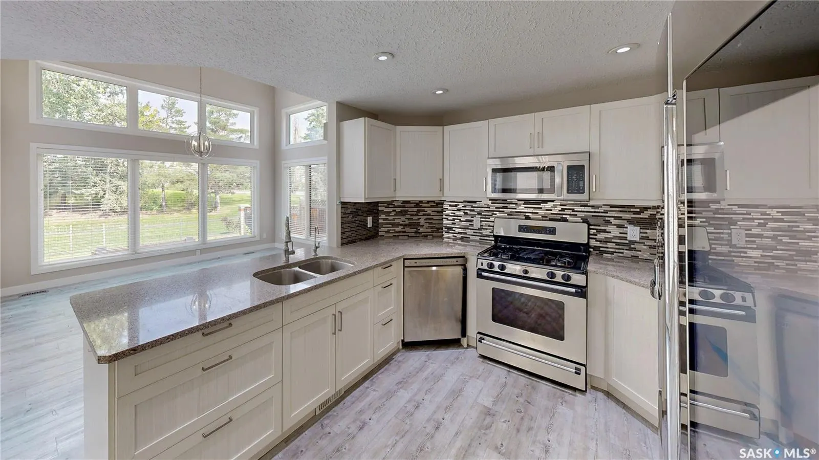 5006 Wascana Vista COURT