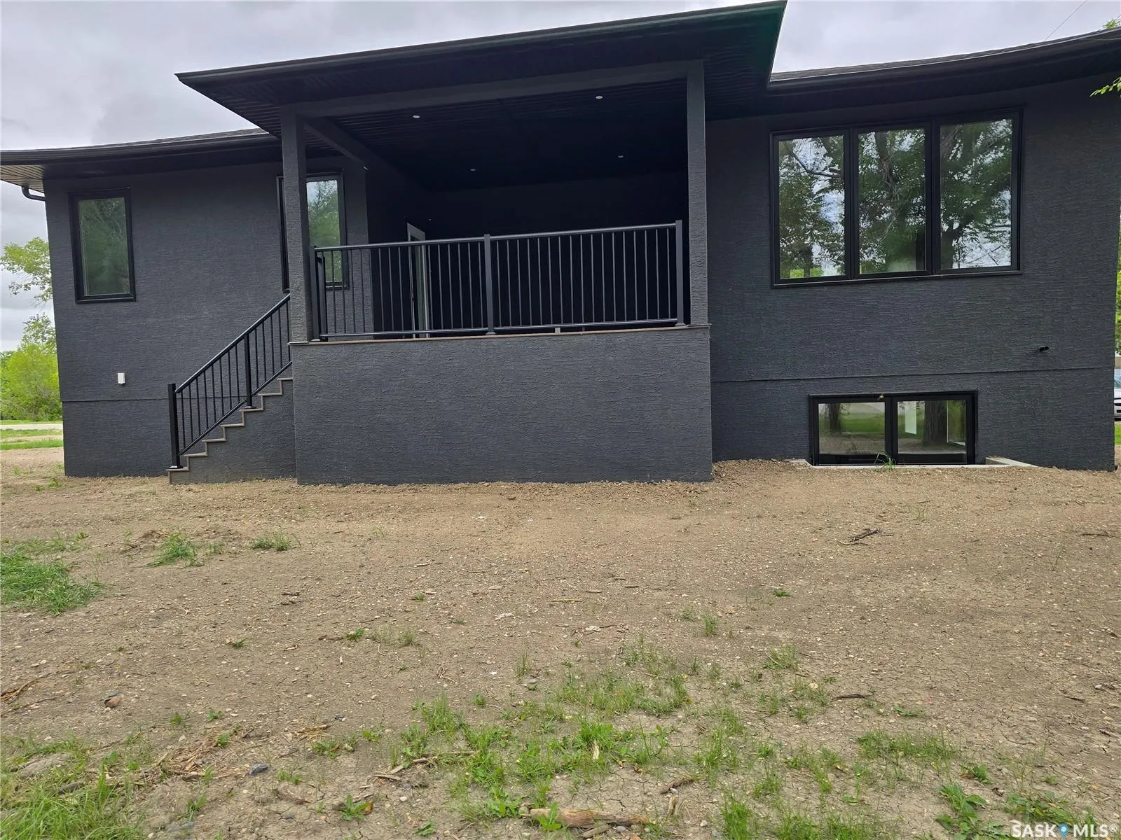 3 KENNEY CRESCENT