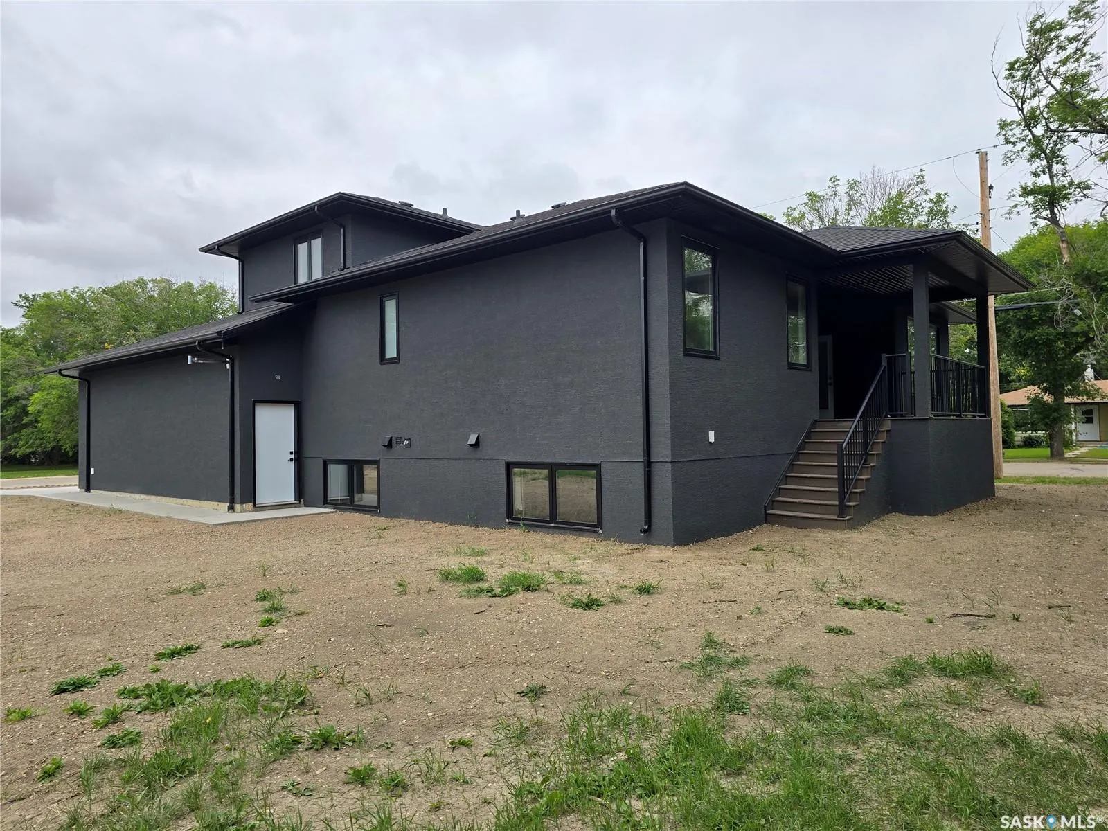 3 KENNEY CRESCENT