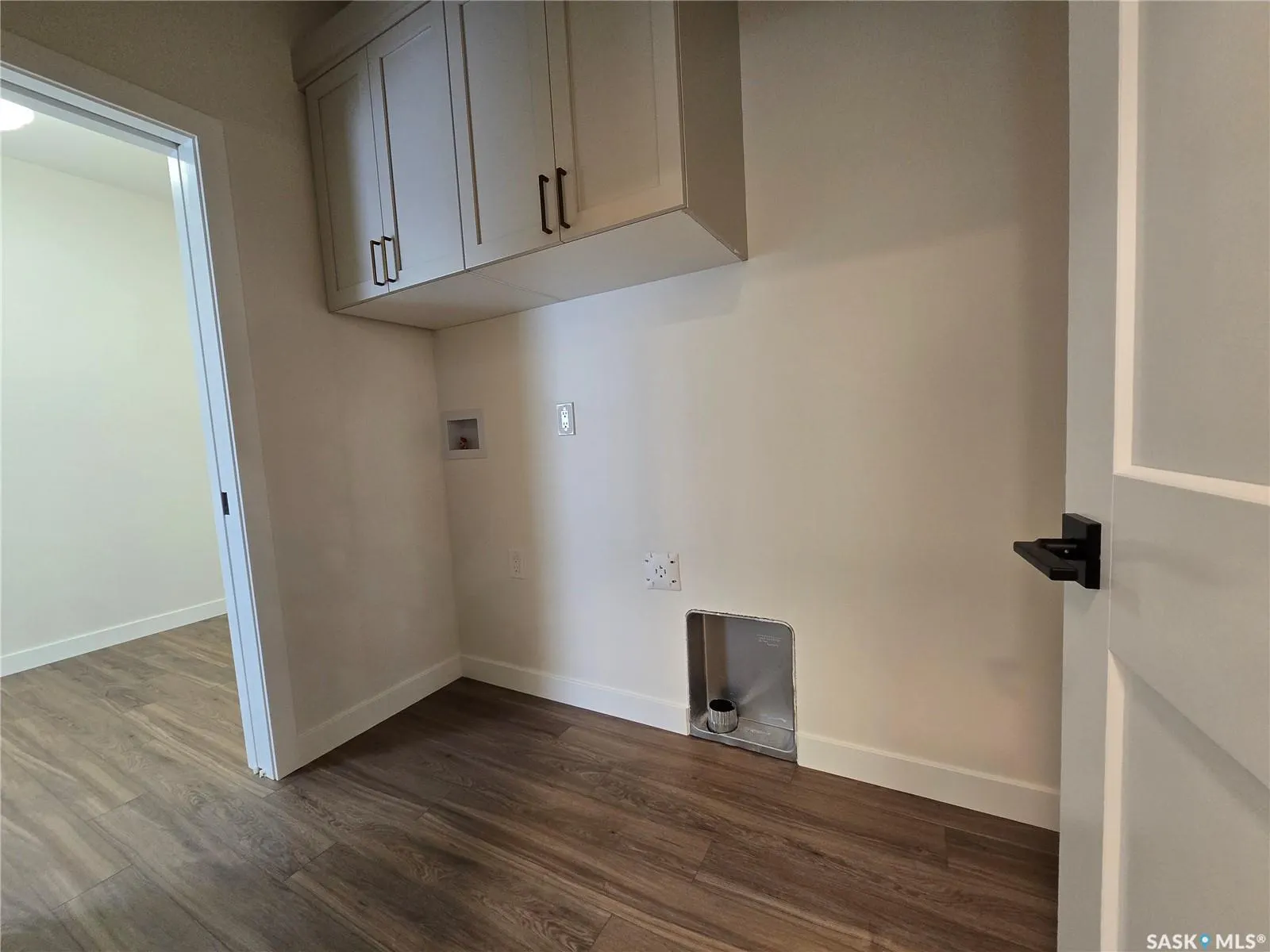 3 KENNEY CRESCENT