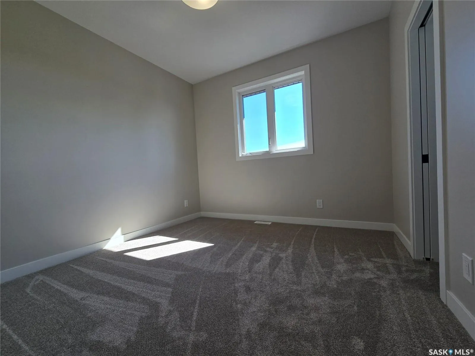 3 KENNEY CRESCENT