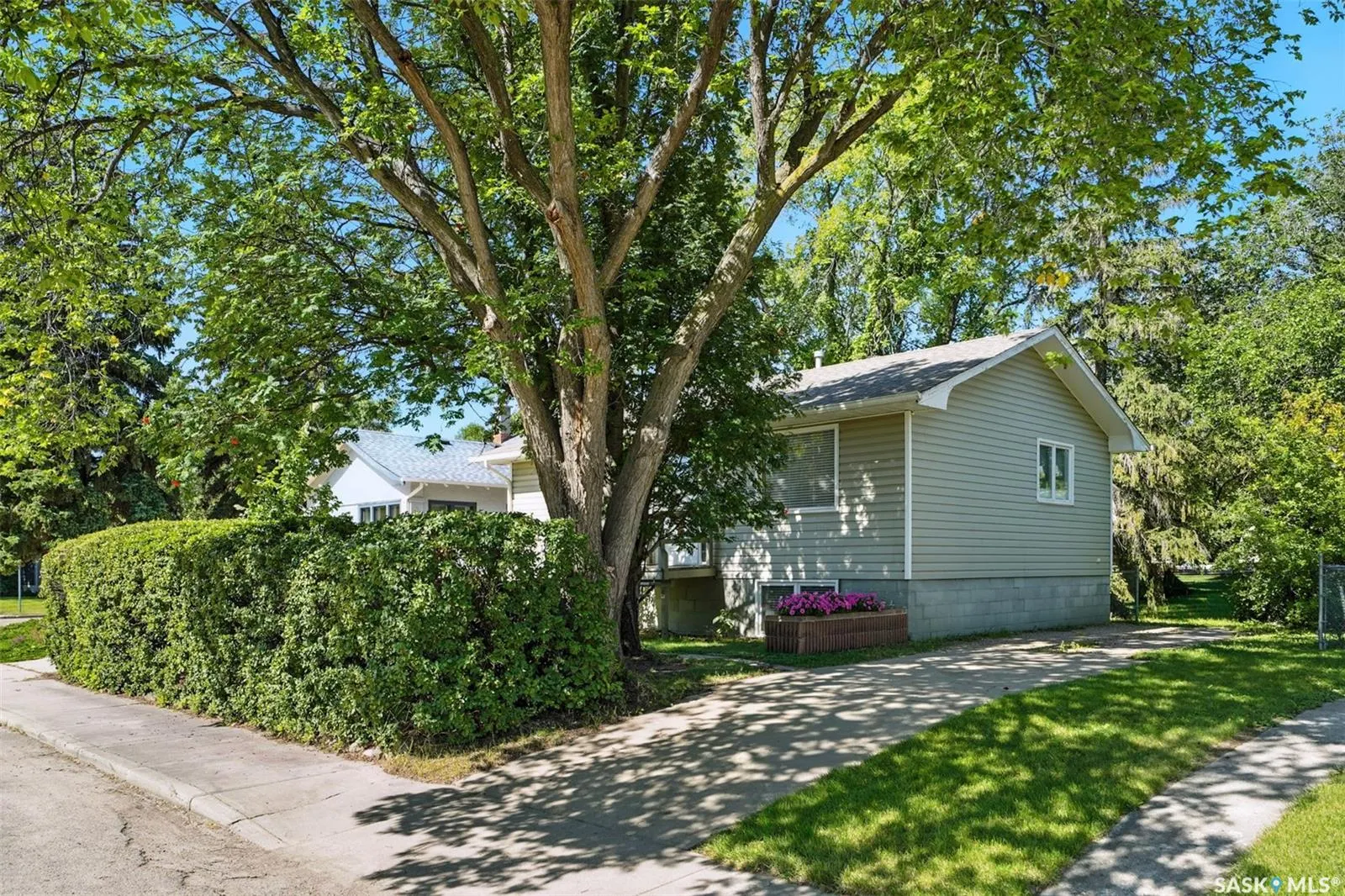 204 Evans STREET