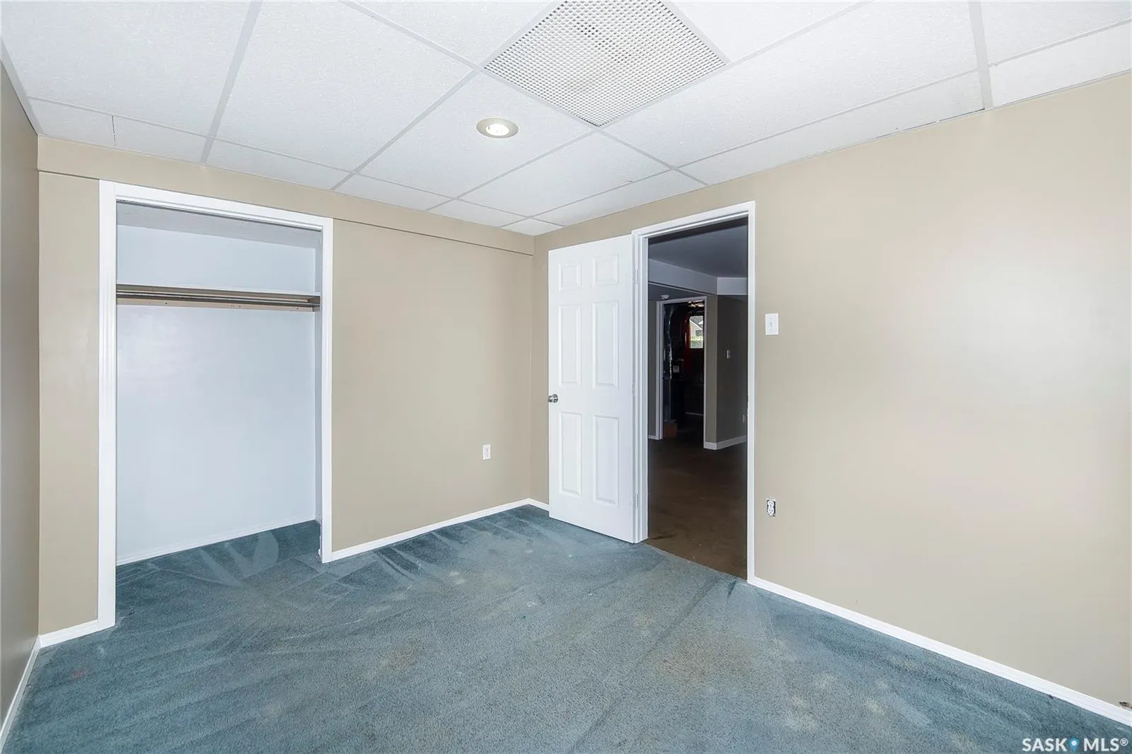 426 Vanier CRESCENT