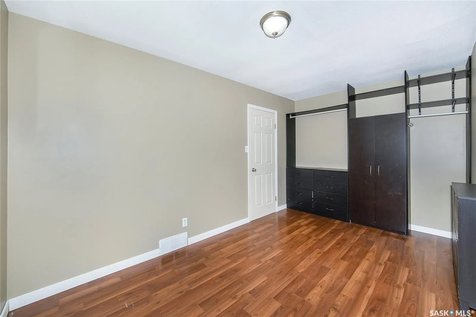 426 Vanier CRESCENT