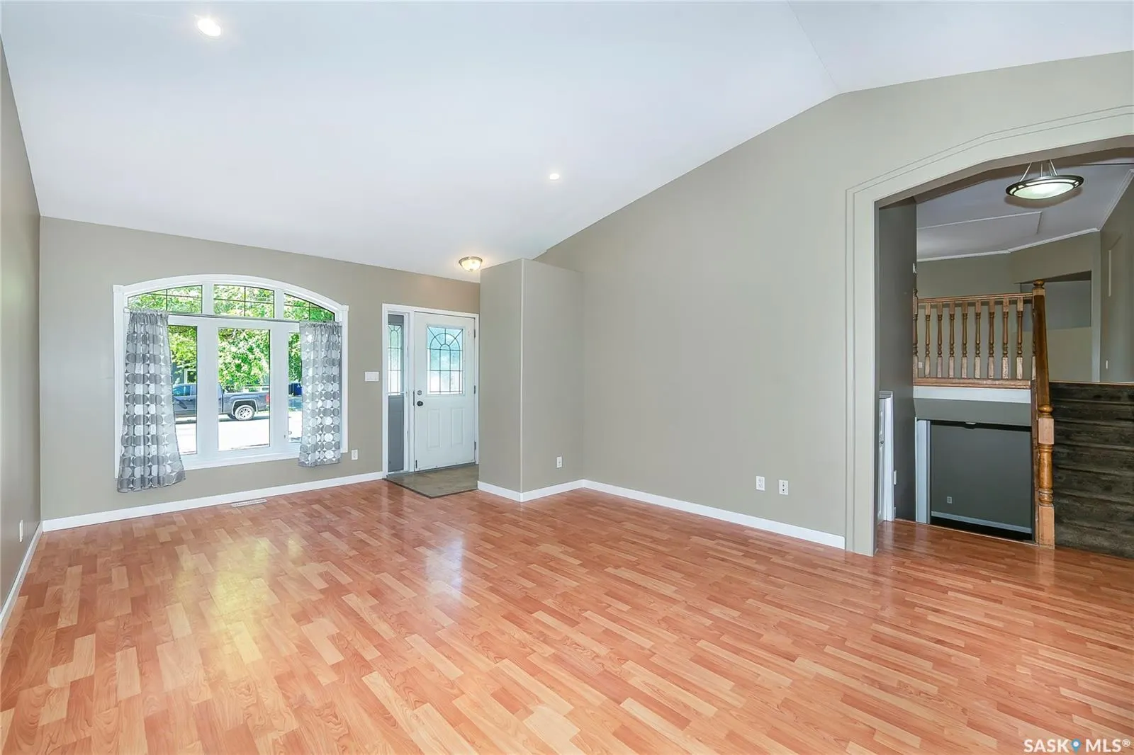 426 Vanier CRESCENT
