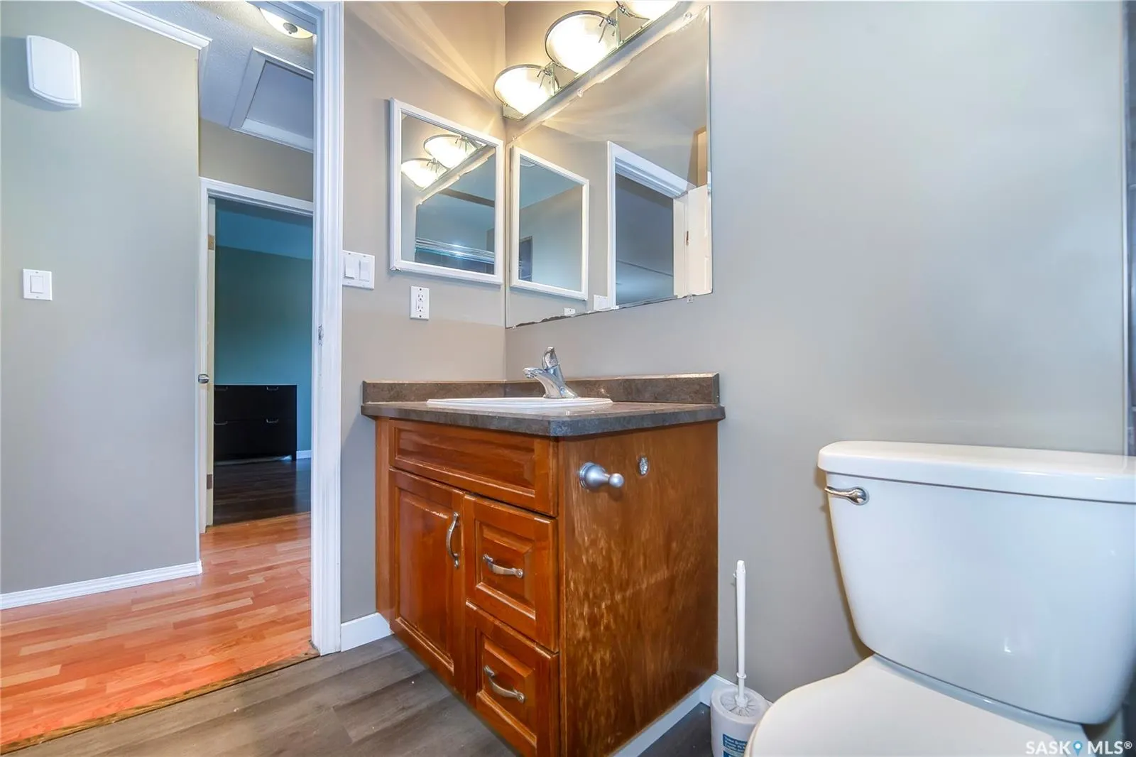 426 Vanier CRESCENT