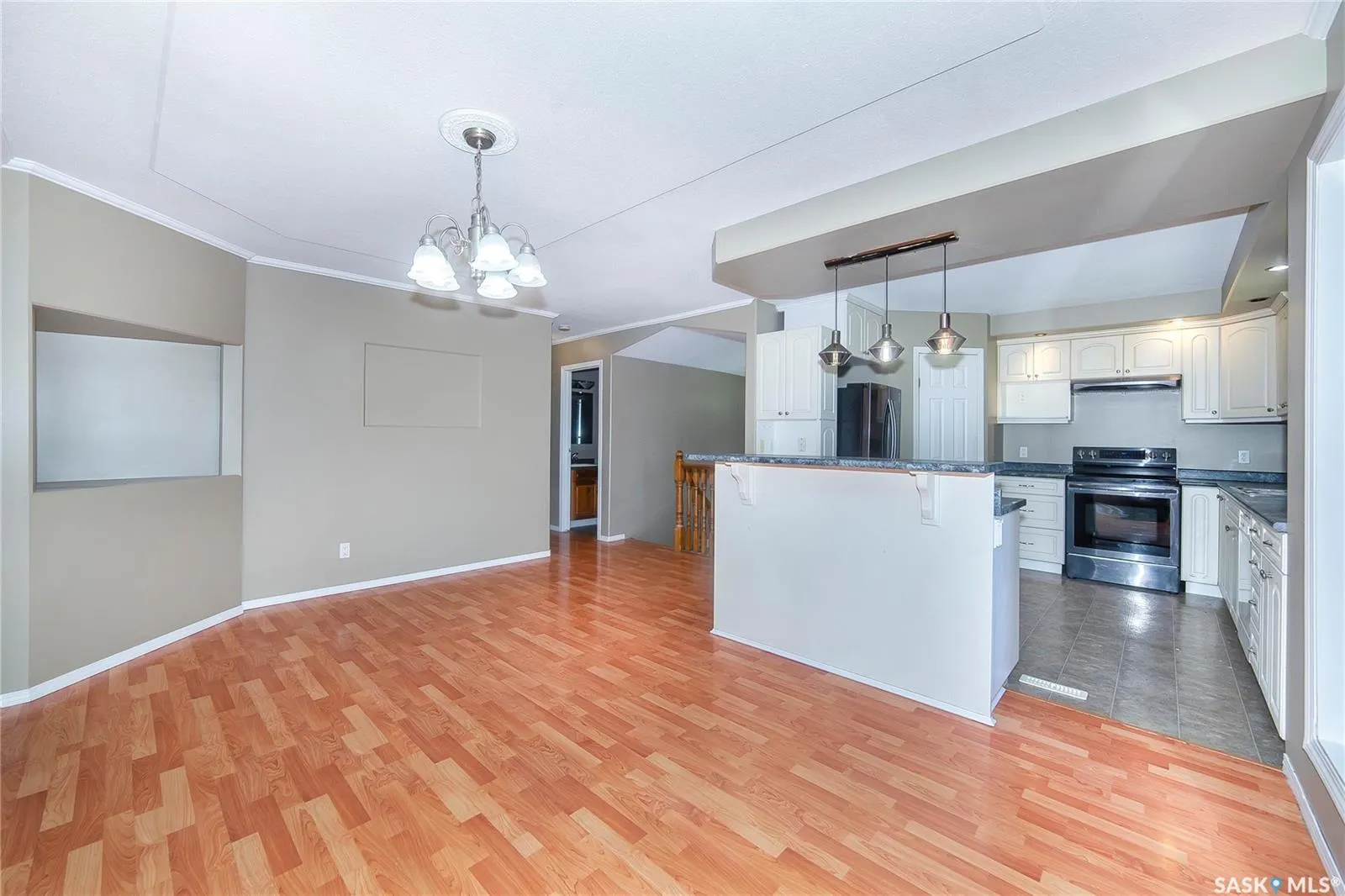 426 Vanier CRESCENT