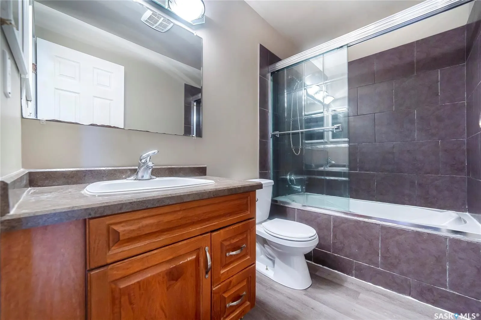 426 Vanier CRESCENT