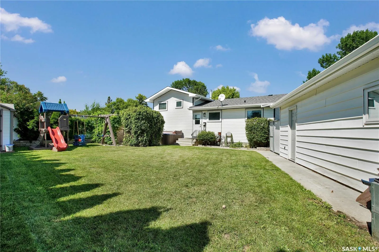 102 Galbraith CRESCENT