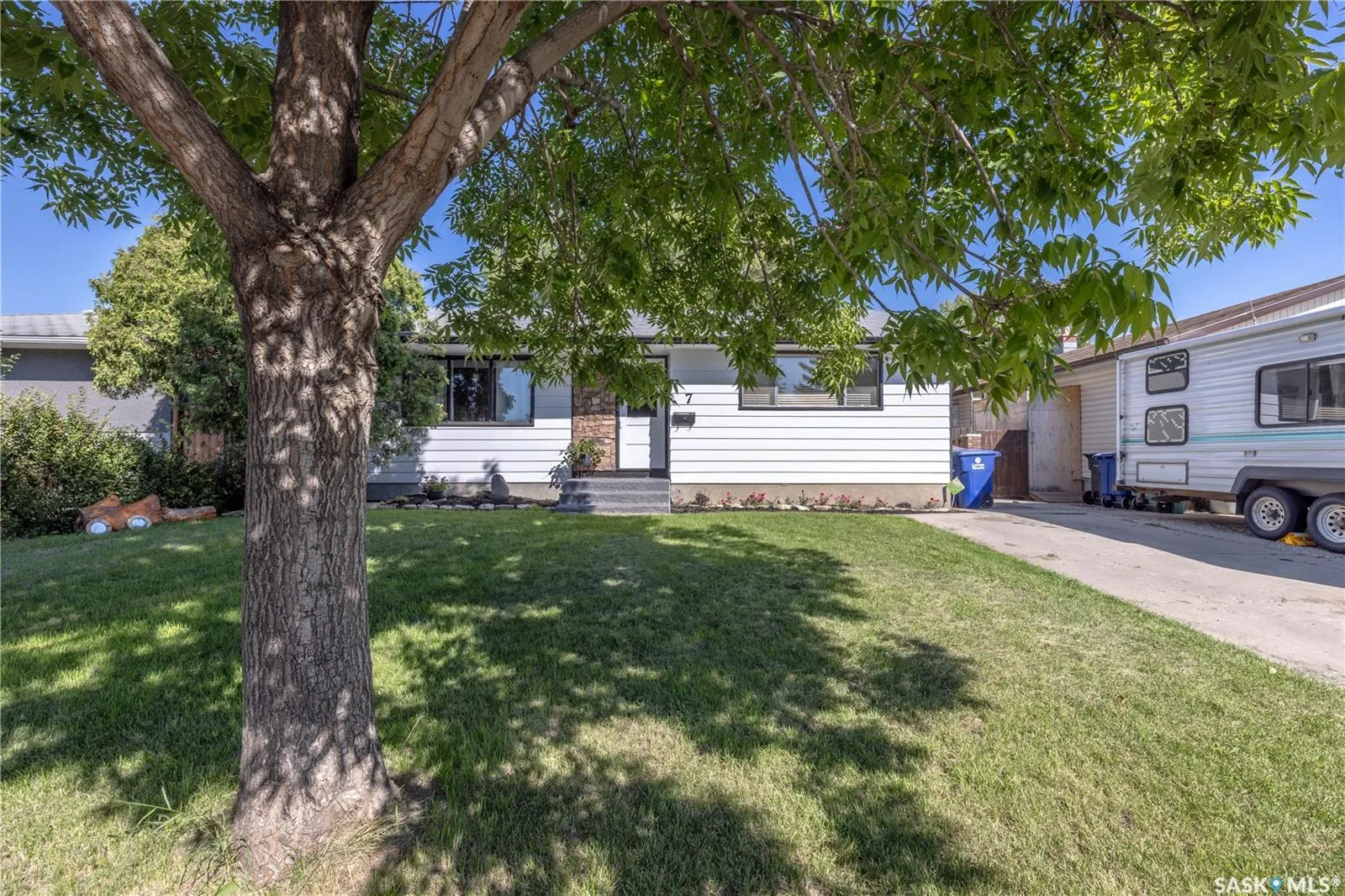 7 Ross CRESCENT