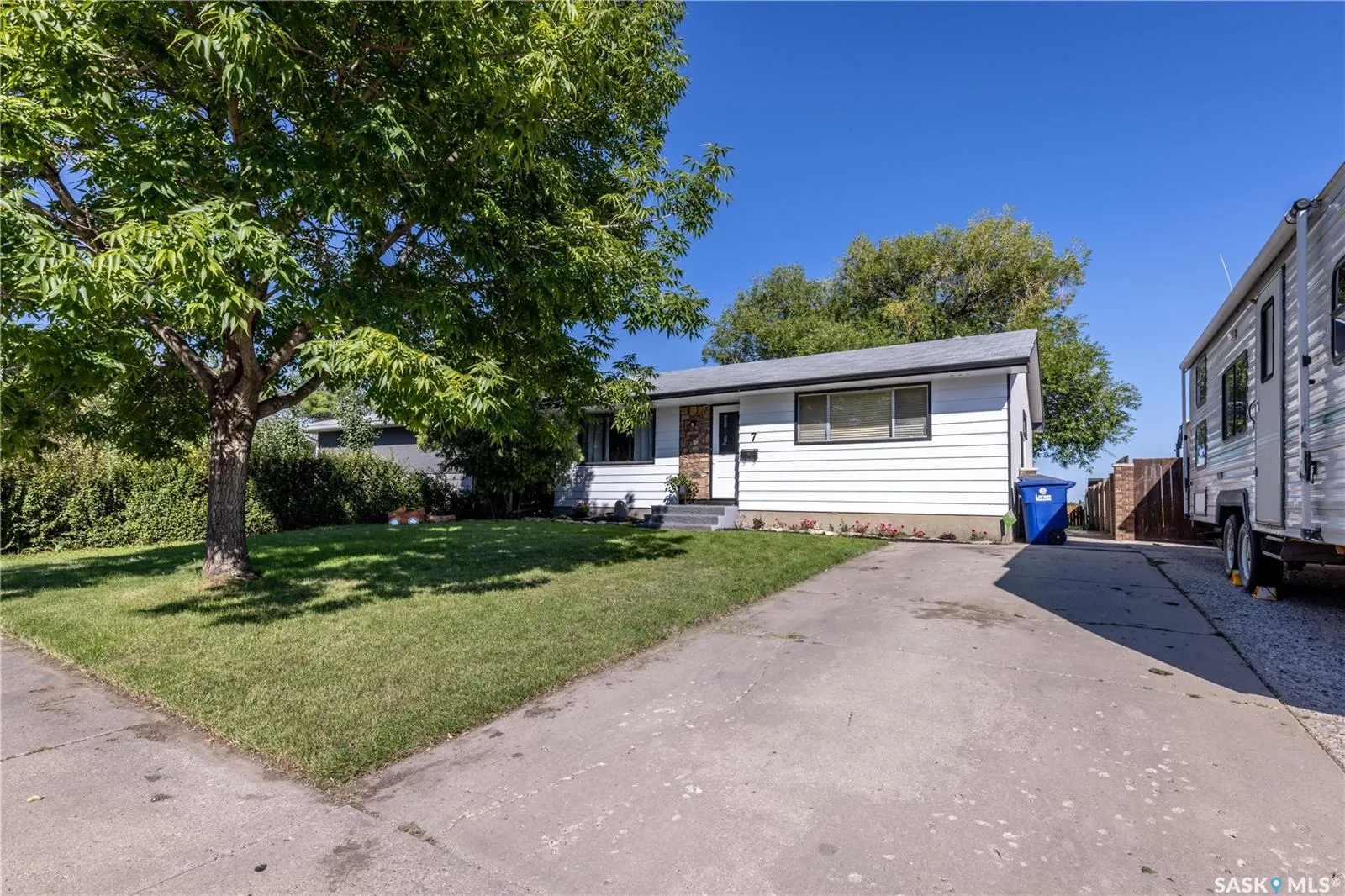 7 Ross CRESCENT