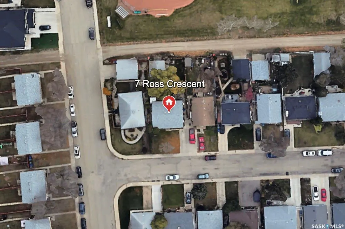 7 Ross CRESCENT