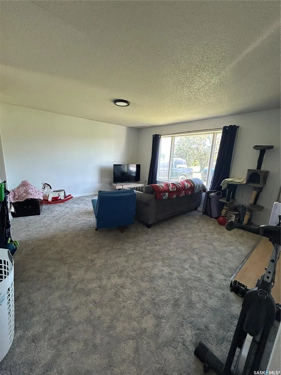 222 2nd AVENUE W