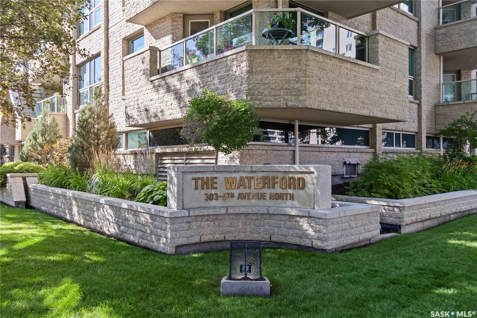 303 5th AVENUE N, #103