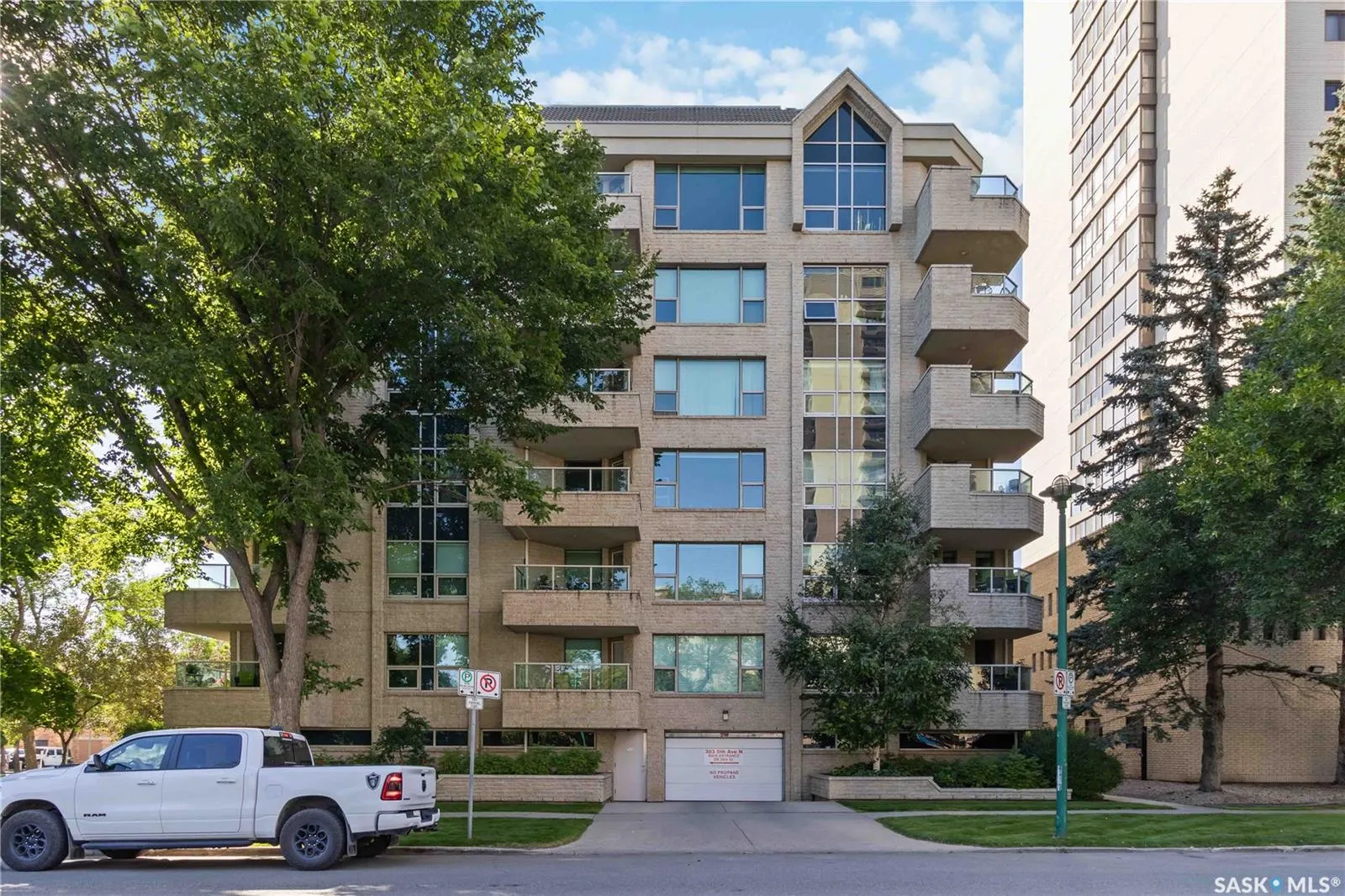 303 5th AVENUE N, #103