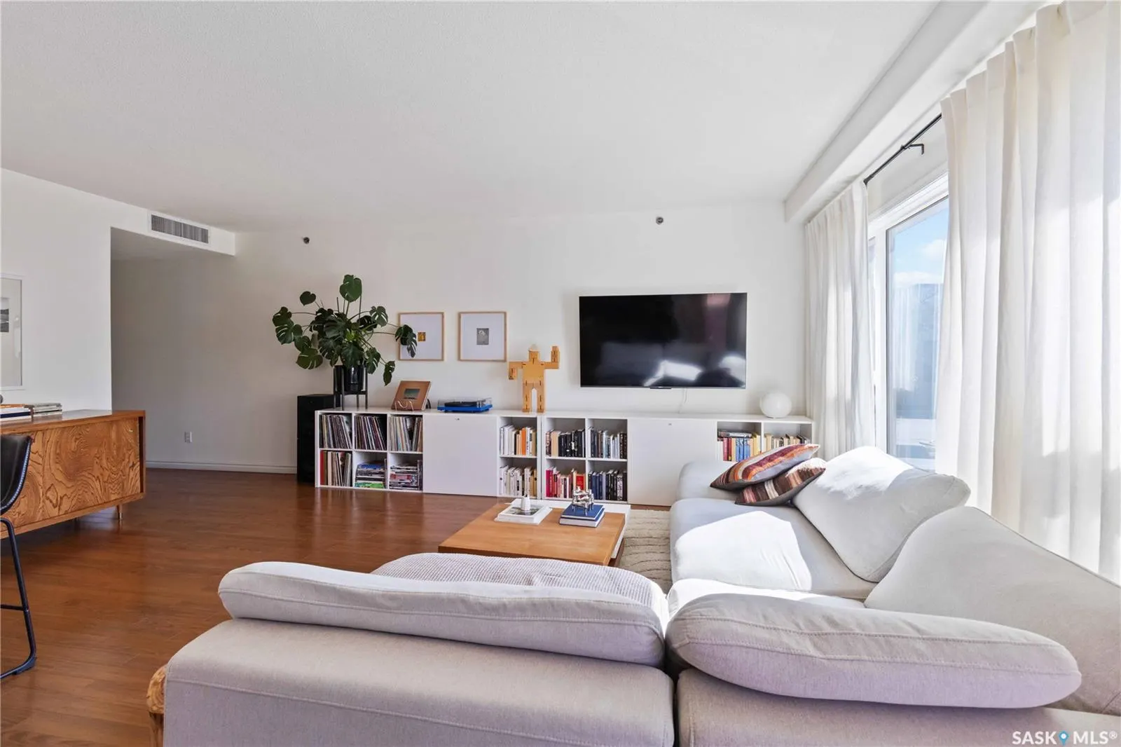 303 5th AVENUE N, #103