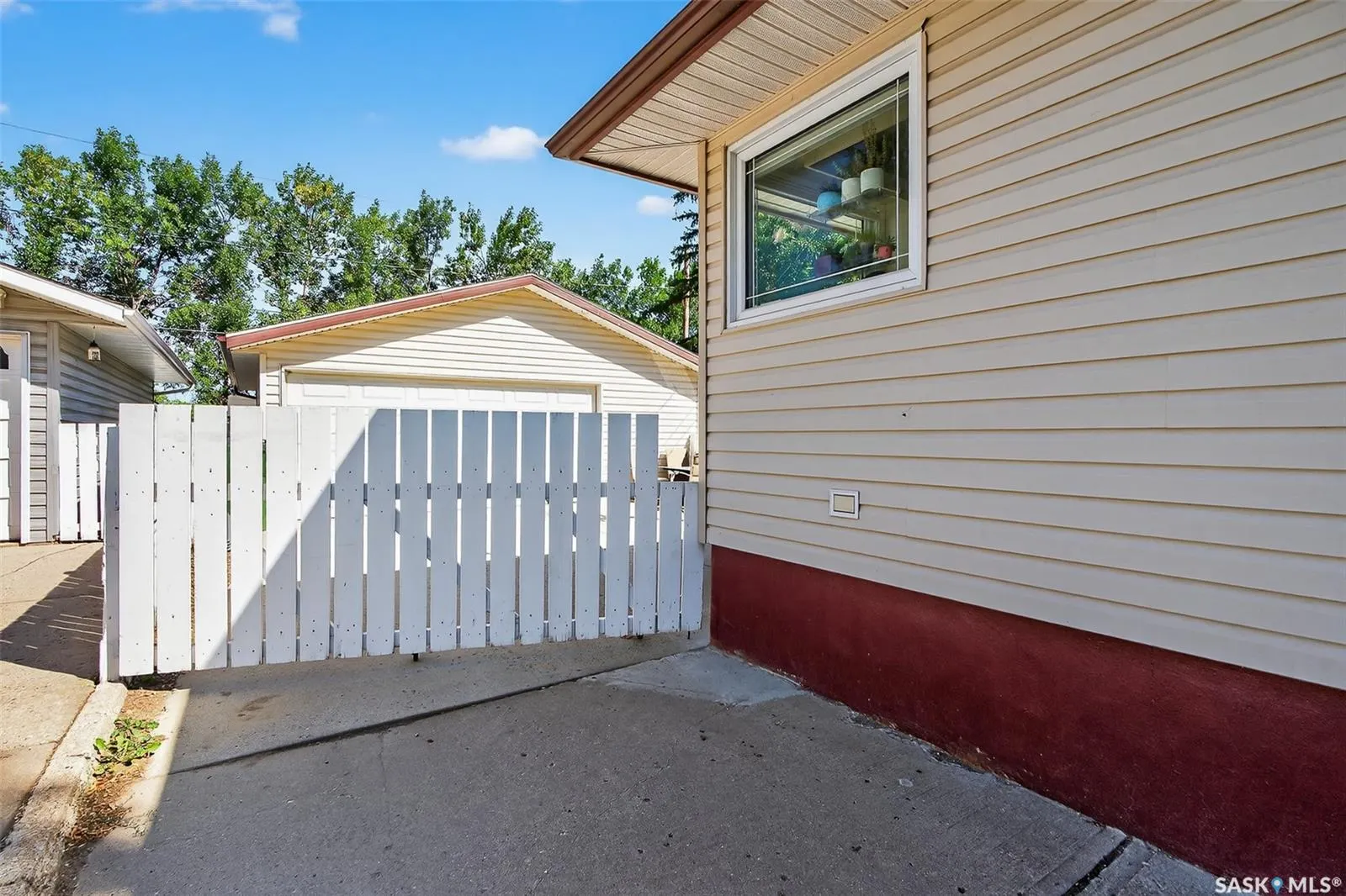 1234 Carleton STREET