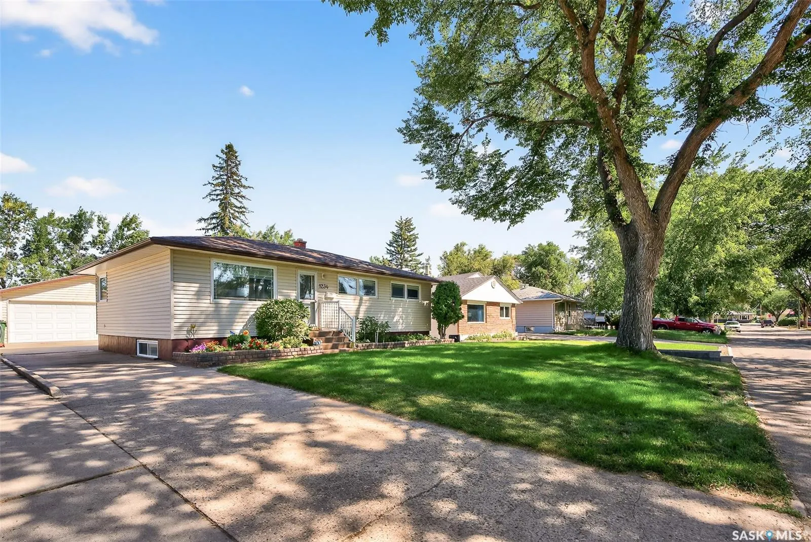 1234 Carleton STREET
