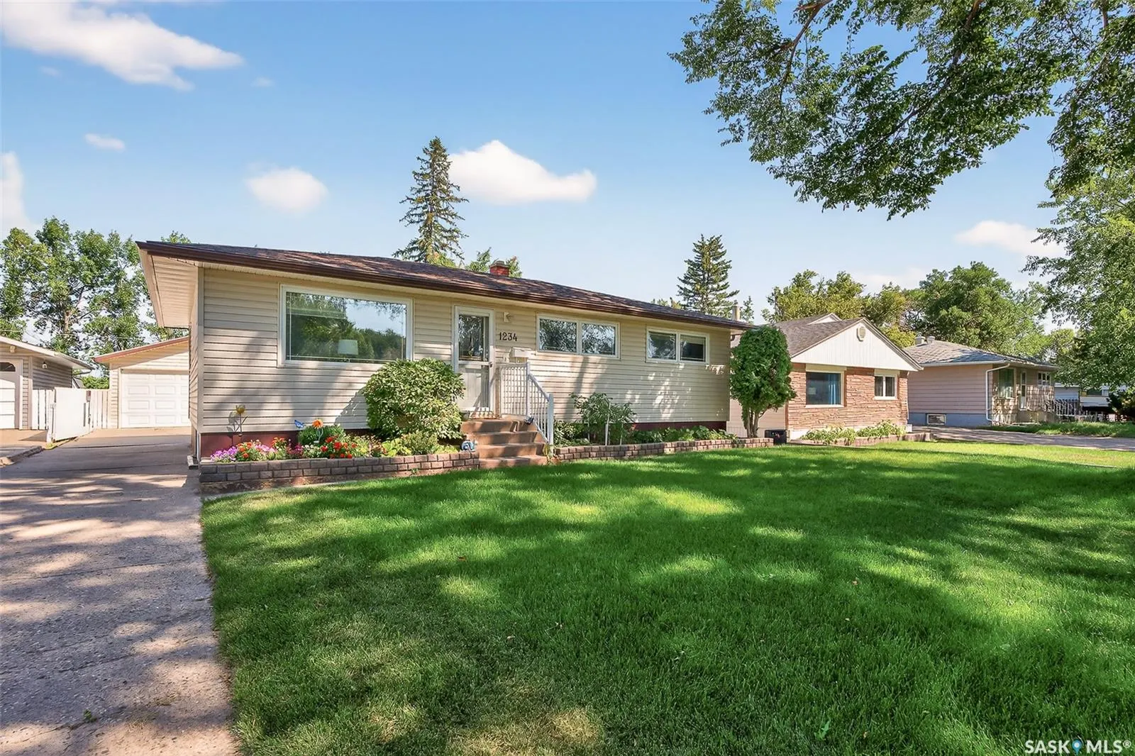 1234 Carleton STREET