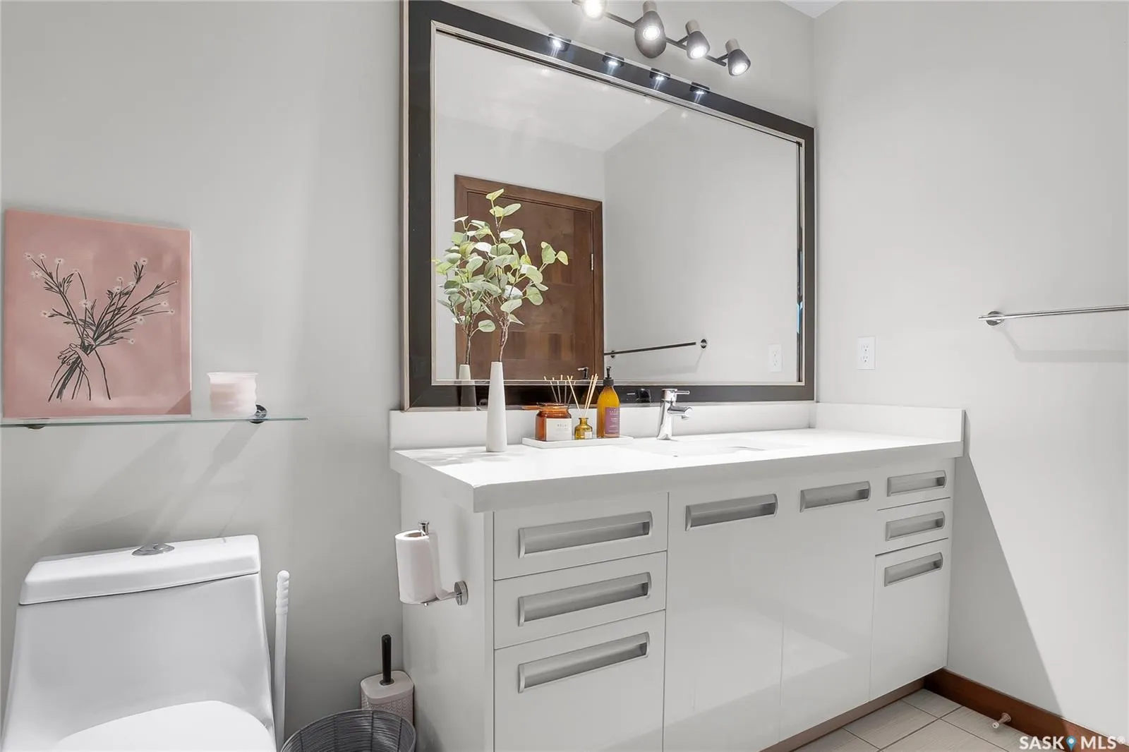 1555 Paton CRESCENT, #405