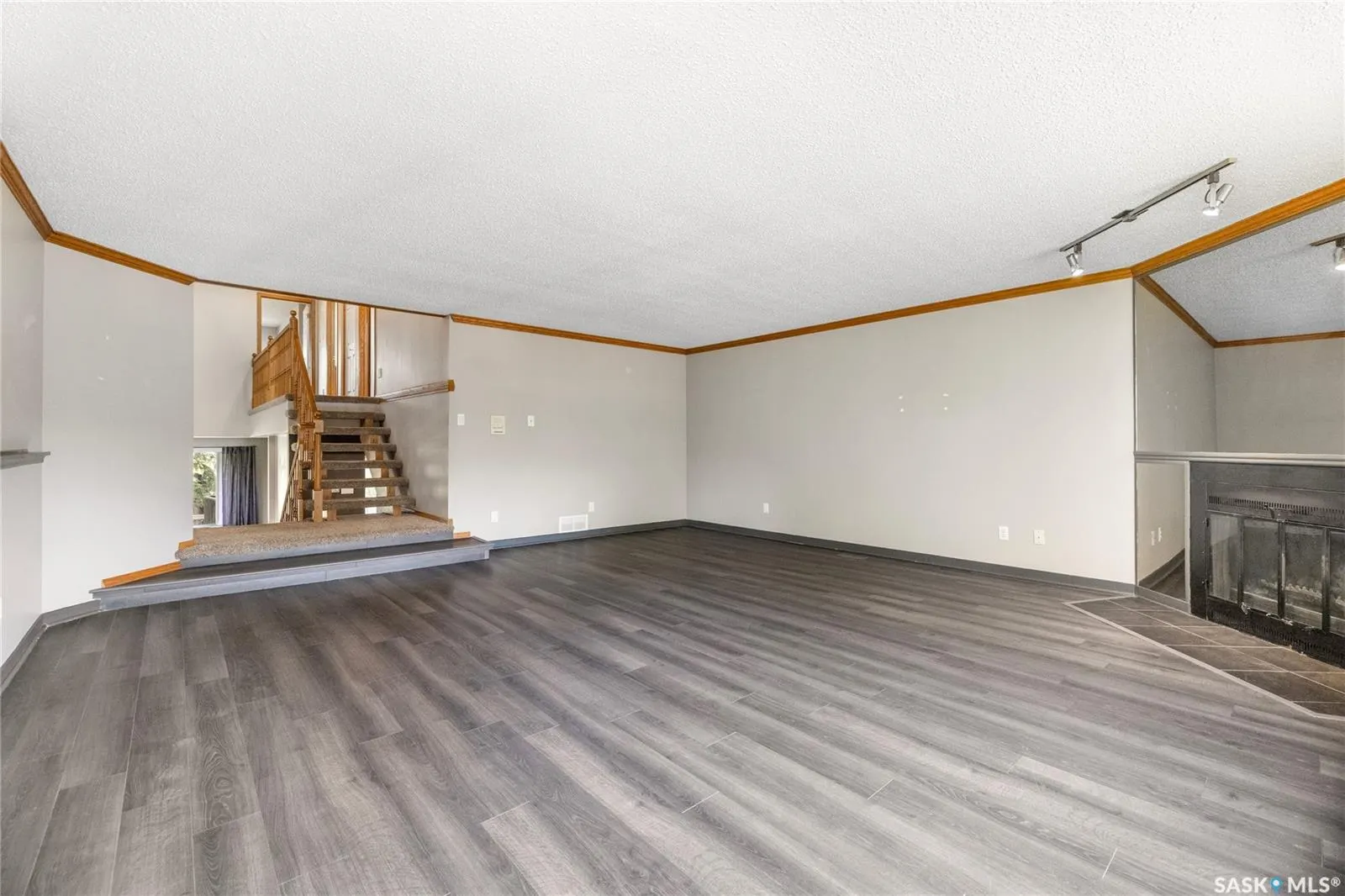307 Avon DRIVE