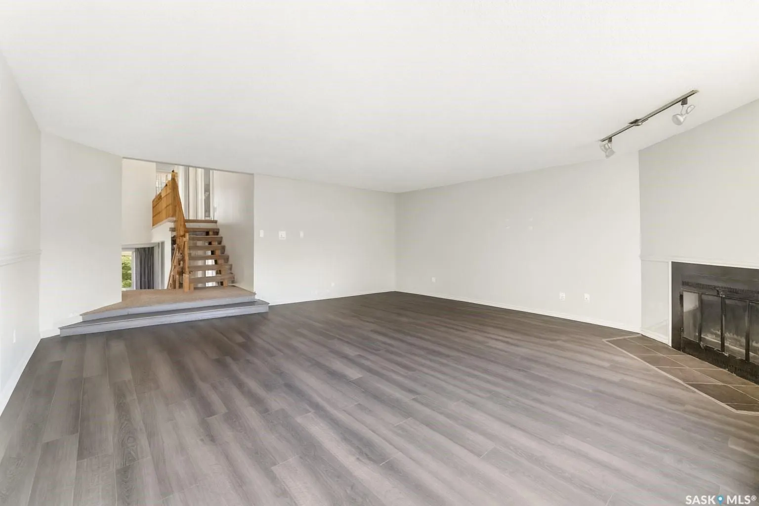 307 Avon DRIVE