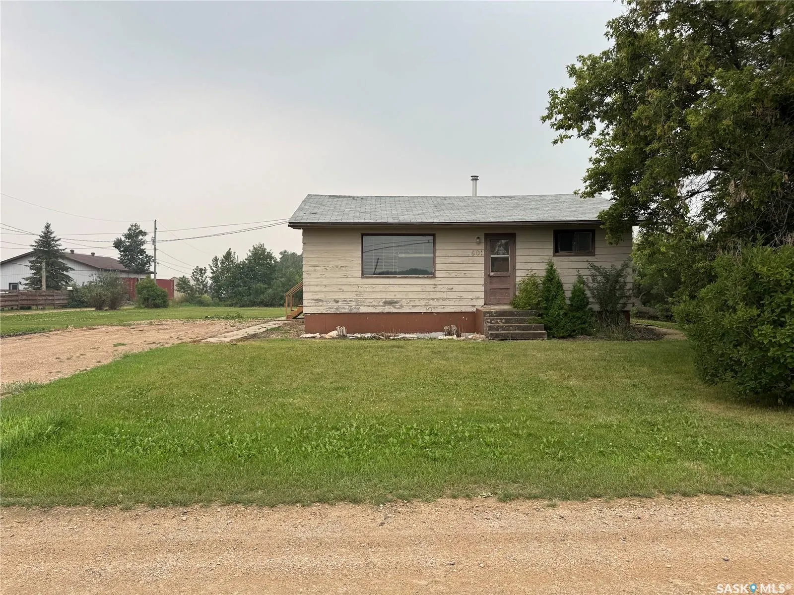 601 Cairns AVENUE W