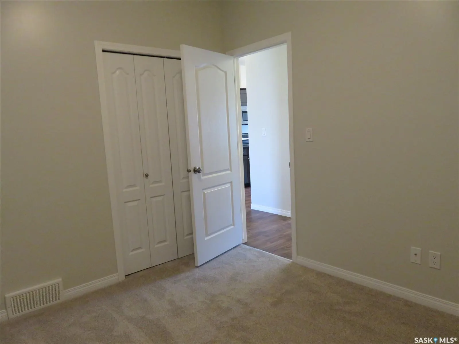 3810 Dewdney AVENUE E, #113