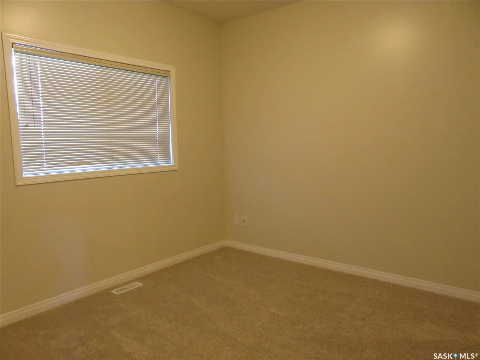 3810 Dewdney AVENUE E, #113