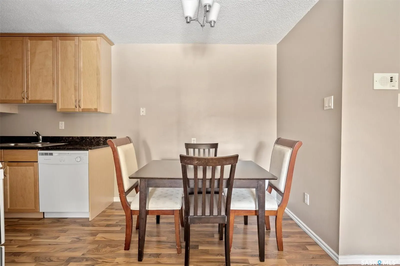 1121 Mckercher DRIVE, #102c