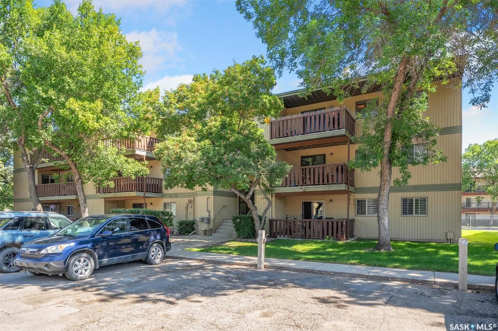 1121 Mckercher DRIVE, #102c