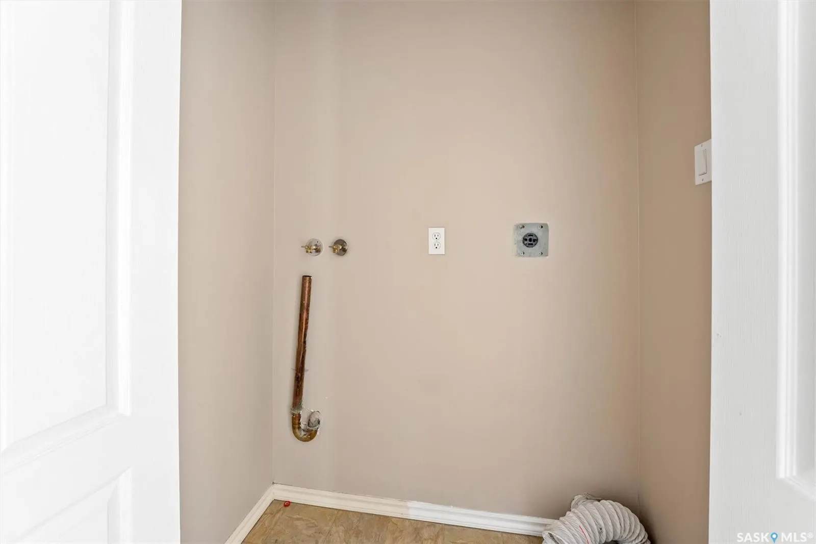 1121 Mckercher DRIVE, #102c
