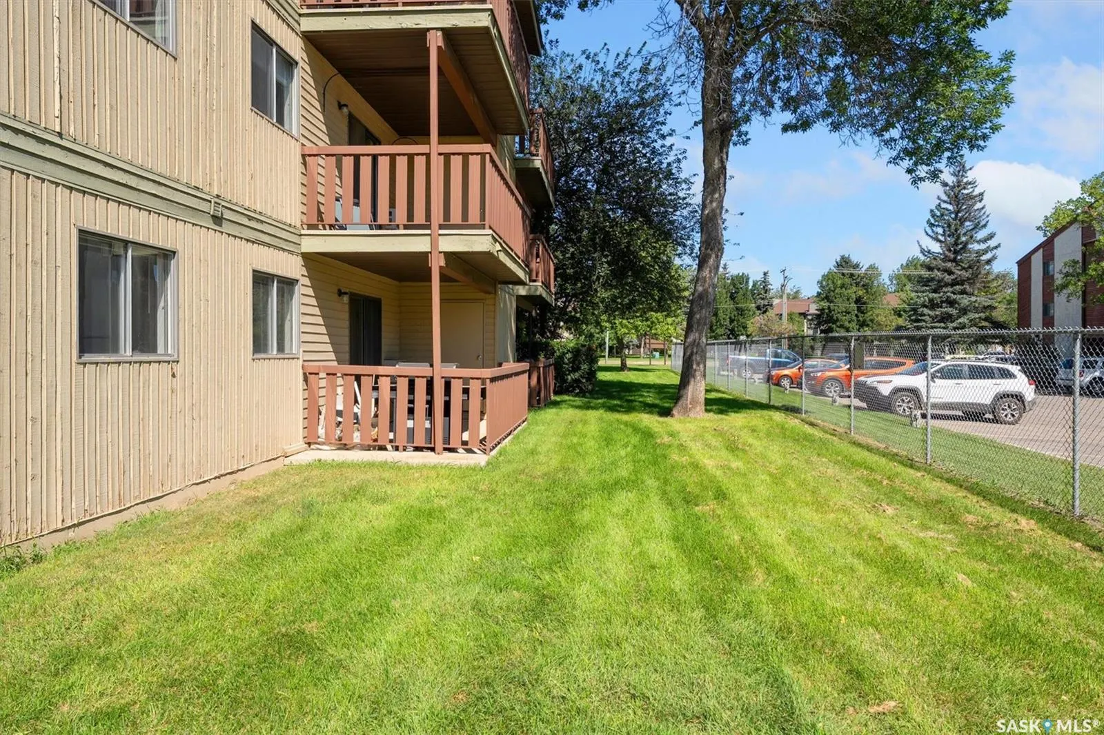 1121 Mckercher DRIVE, #102c