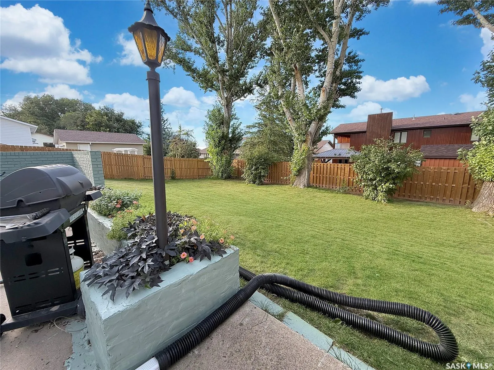 483 Steele CRESCENT