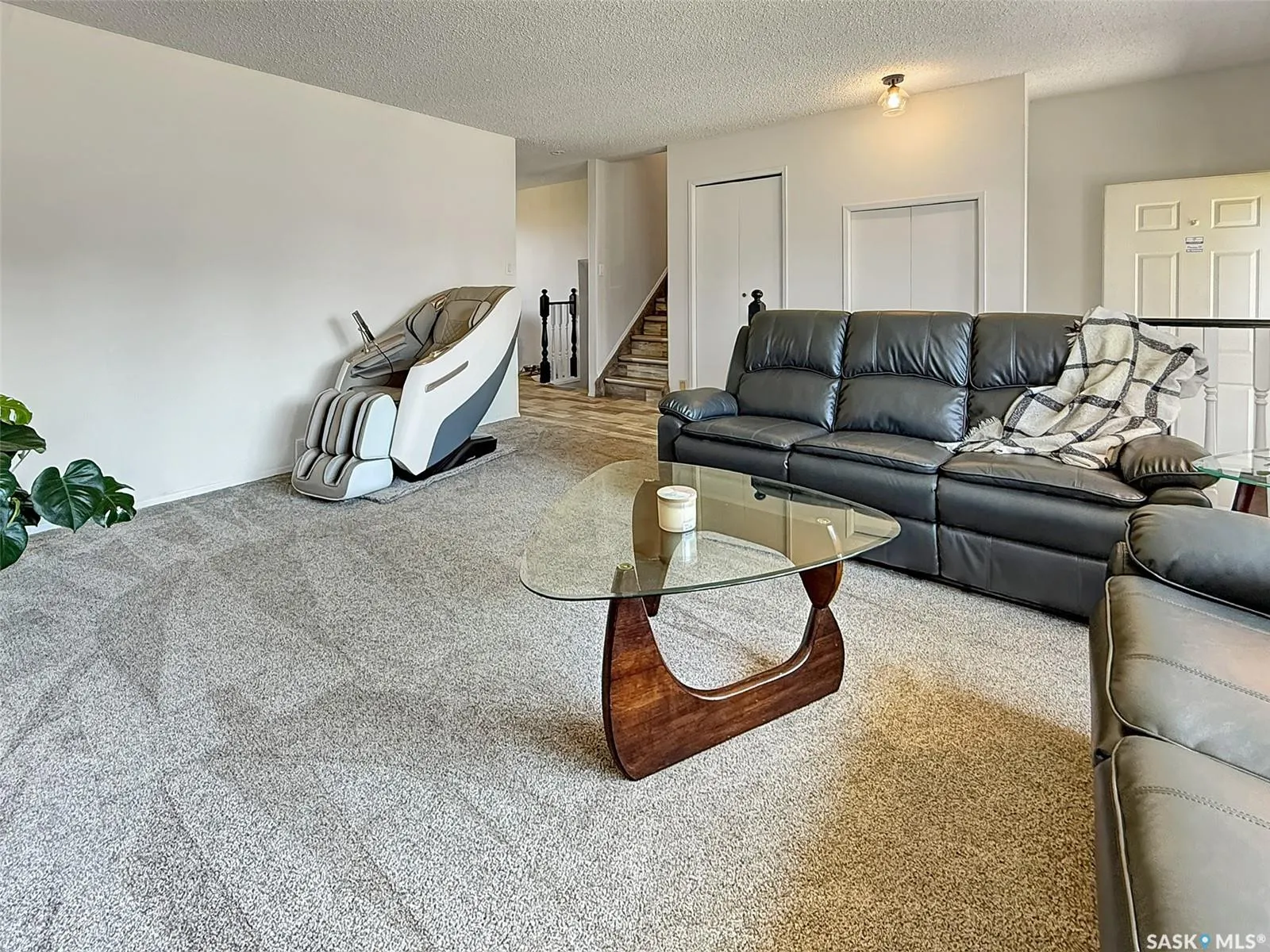 483 Steele CRESCENT