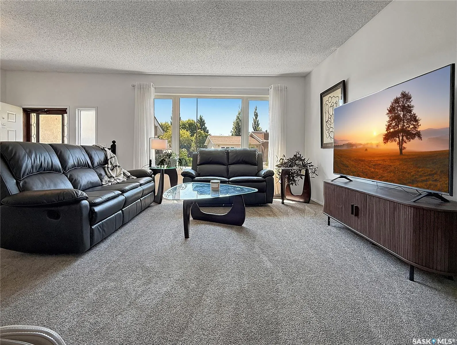 483 Steele CRESCENT