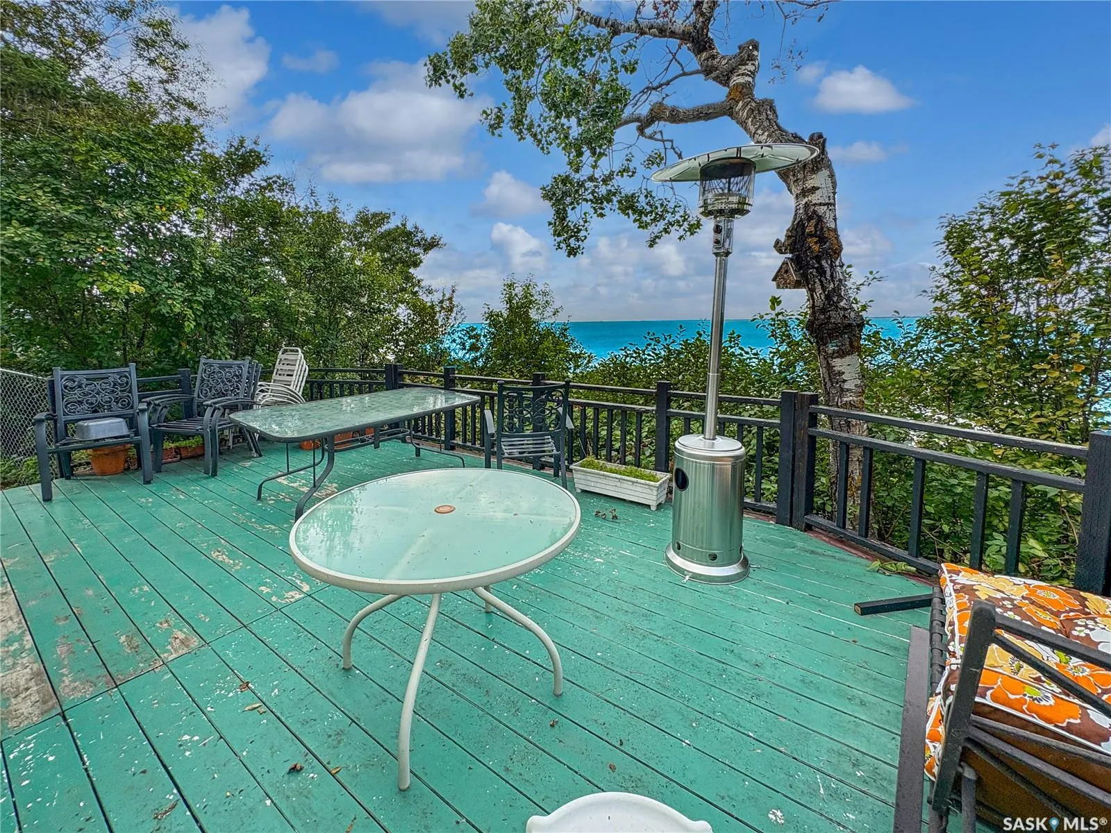 77 Lakeview AVENUE