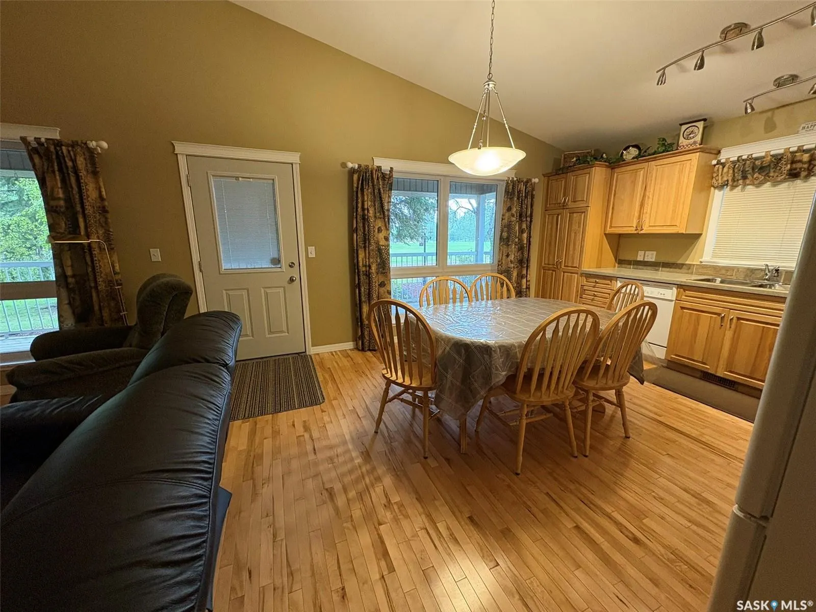 8 Laurjan DRIVE