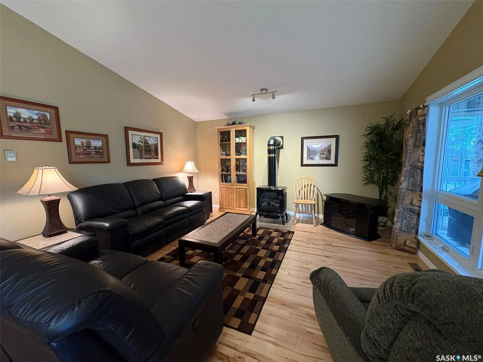 8 Laurjan DRIVE