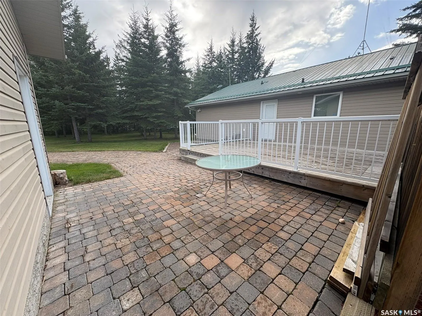 8 Laurjan DRIVE