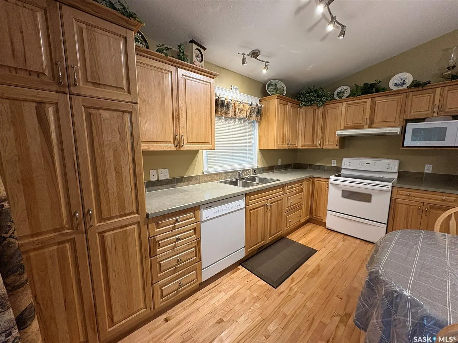 8 Laurjan DRIVE
